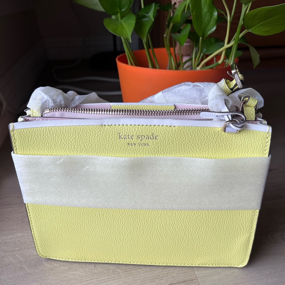 New with Tags Kate Spade Crossbody Handbag in Limelight color